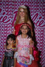Barbie celebrates Christmas with children in Landmark, Infinity Mall on 24th Dec 2009 (21).JPG